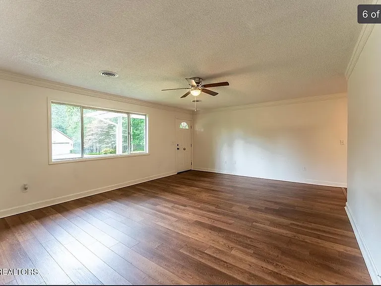 143 Fairhaven Dr — Photo 5