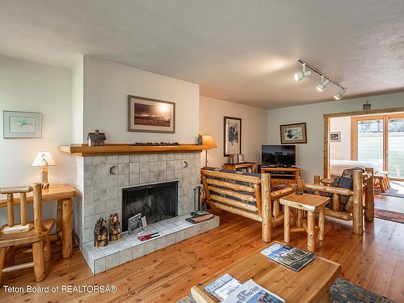 2nd image of 3545 N Lake Creek Dr #19-1-2