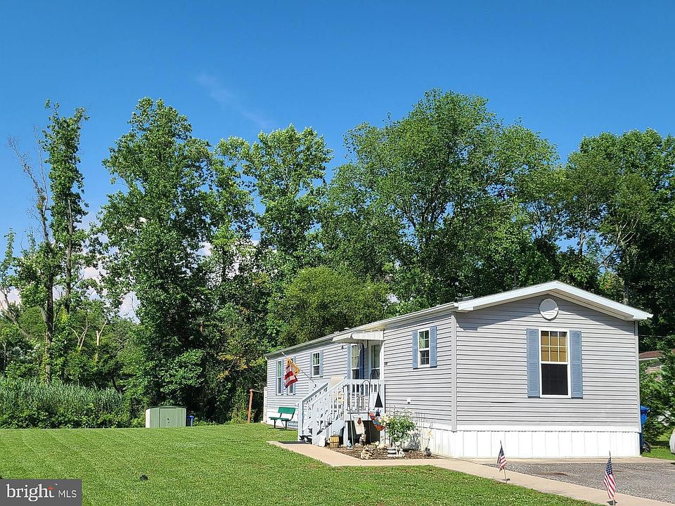 1st image of 638 Newport Dr