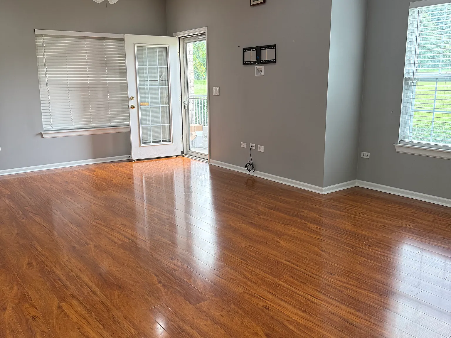 2 bed, 1245 sqft, $2,100 — Photo 4