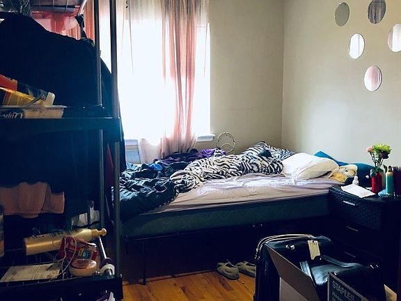 5th image of 2605 2nd St APT 2