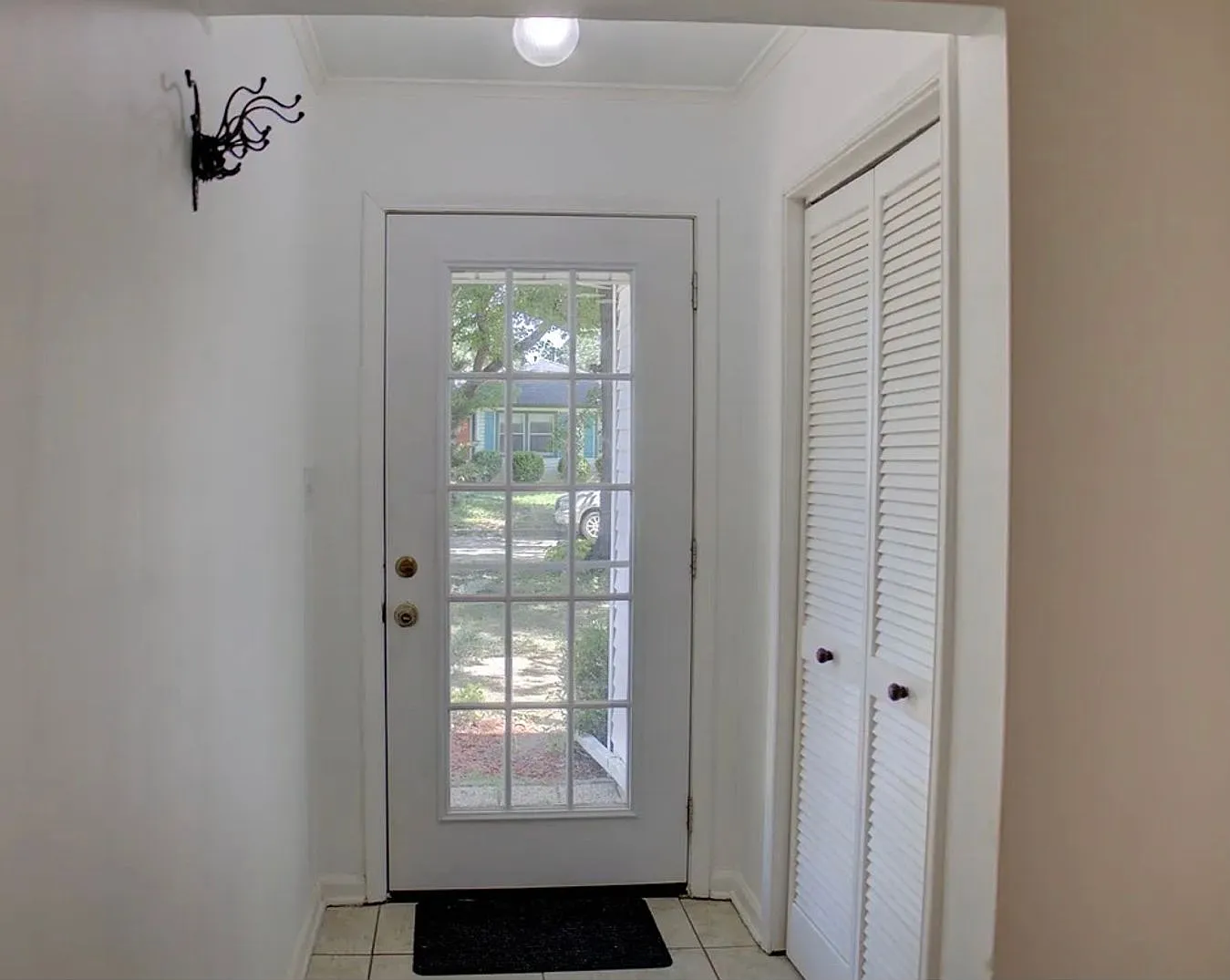 Welcome home to midtown charm! — Photo 3