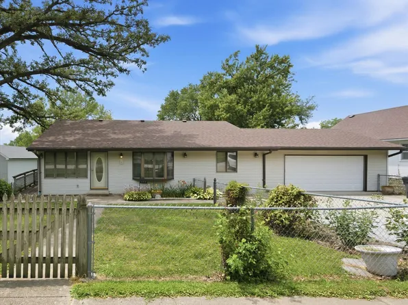 322 Park St, Oakland, IA 51560