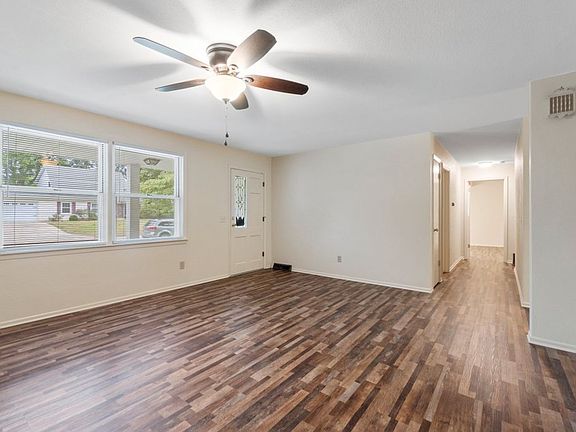 5th image of 1926 Westwood Dr
