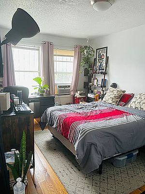 5th image of 924 Jefferson Ave #1