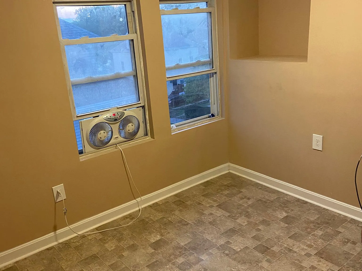 2 bed, 850 sqft, $1,800 — Photo 3