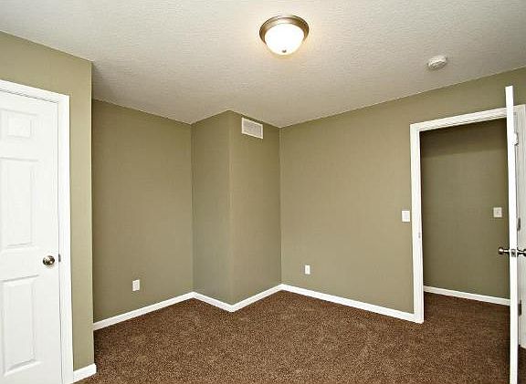 5th image of 973 Bradley St