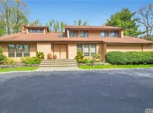 35 Hilltop Dr, Melville, NY 11747