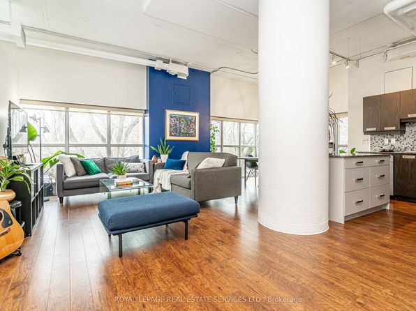 2 Fieldway Rd #206, Toronto, ON M8Z 0B9