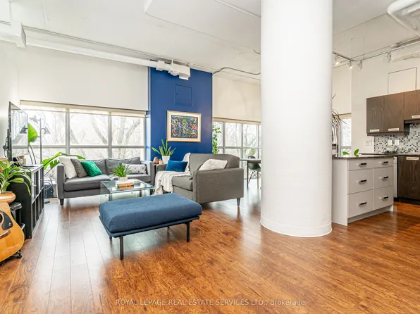 2 Fieldway Rd #206, Toronto, ON M8Z 0B9