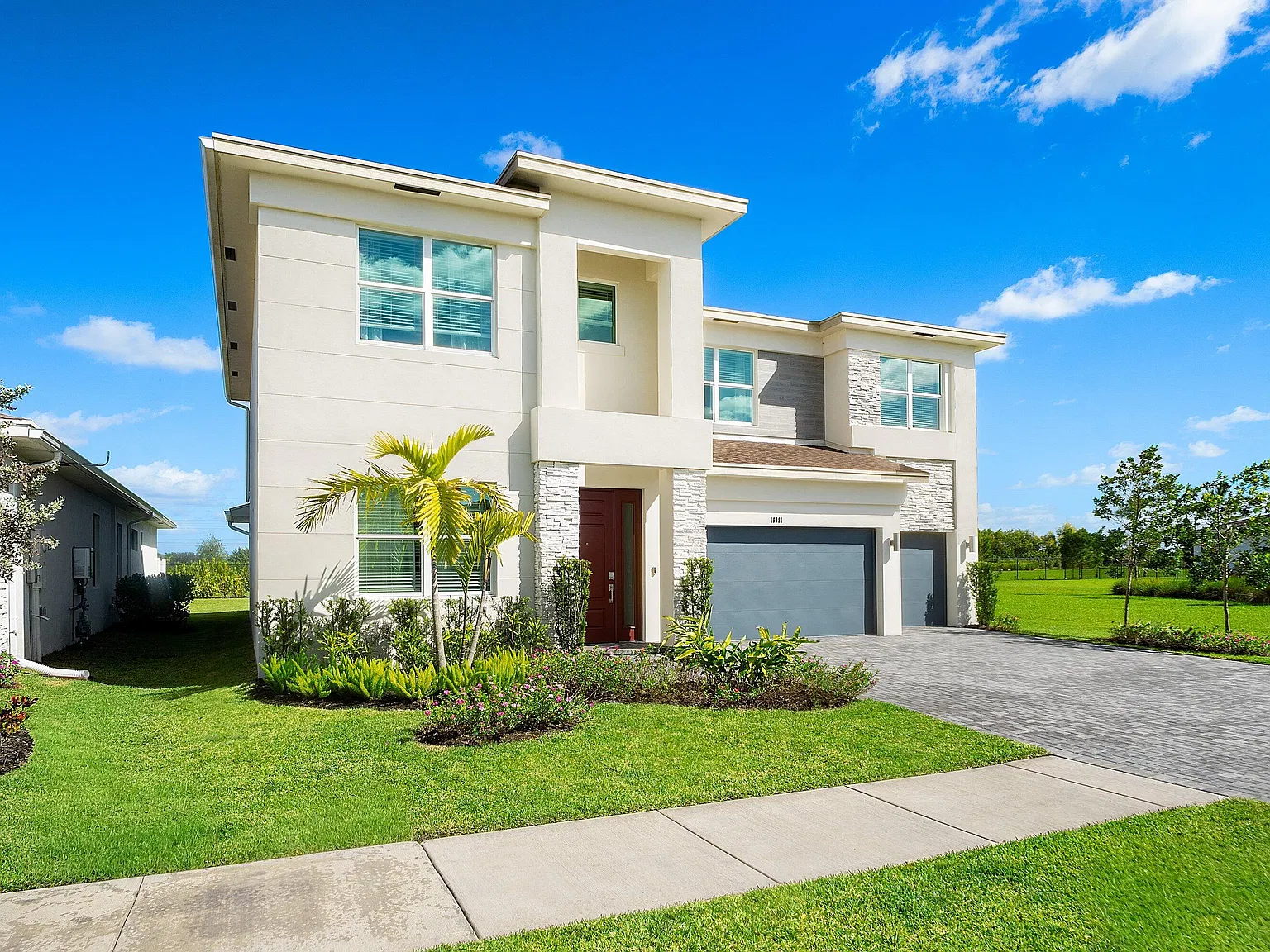 5 bed, 4.5 bath, 4111 sqft, $6,800 — Photo 3