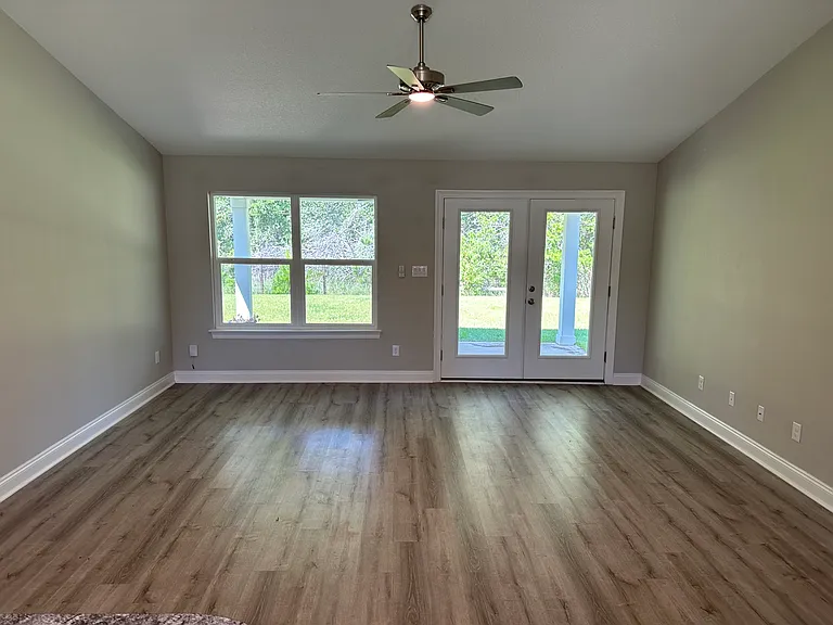 5628 Charter Cir — Photo 4