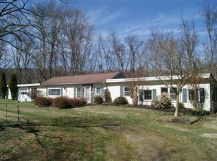 554 Charlestown Rd, Hampton, NJ 08827