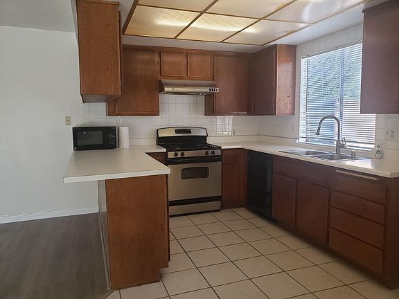 3rd image of 1332 Custoza Ave
