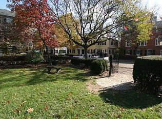 2 Chestnut St #1, Salem, MA 01970