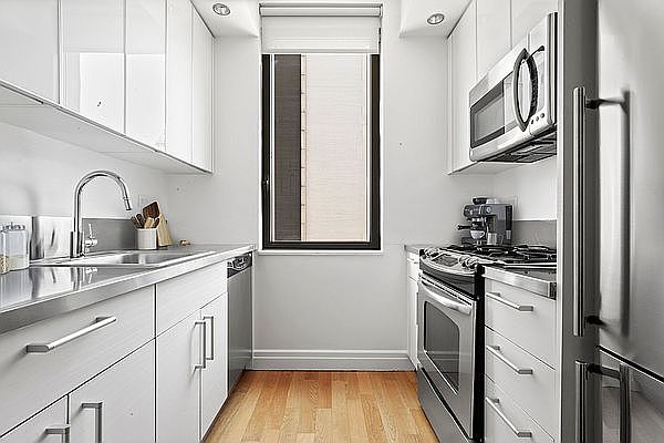 1st image of 550 W 54th St APT 1705