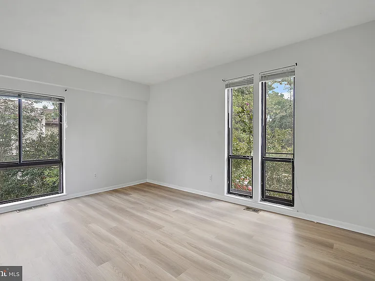 6351 Rockshire St — Photo 23