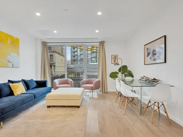 11-28 31st Drive image 2 of 33