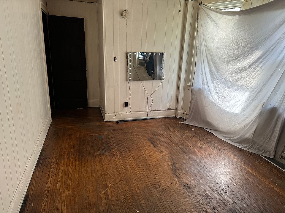 2nd image of 8405 Reading Rd APT 2
