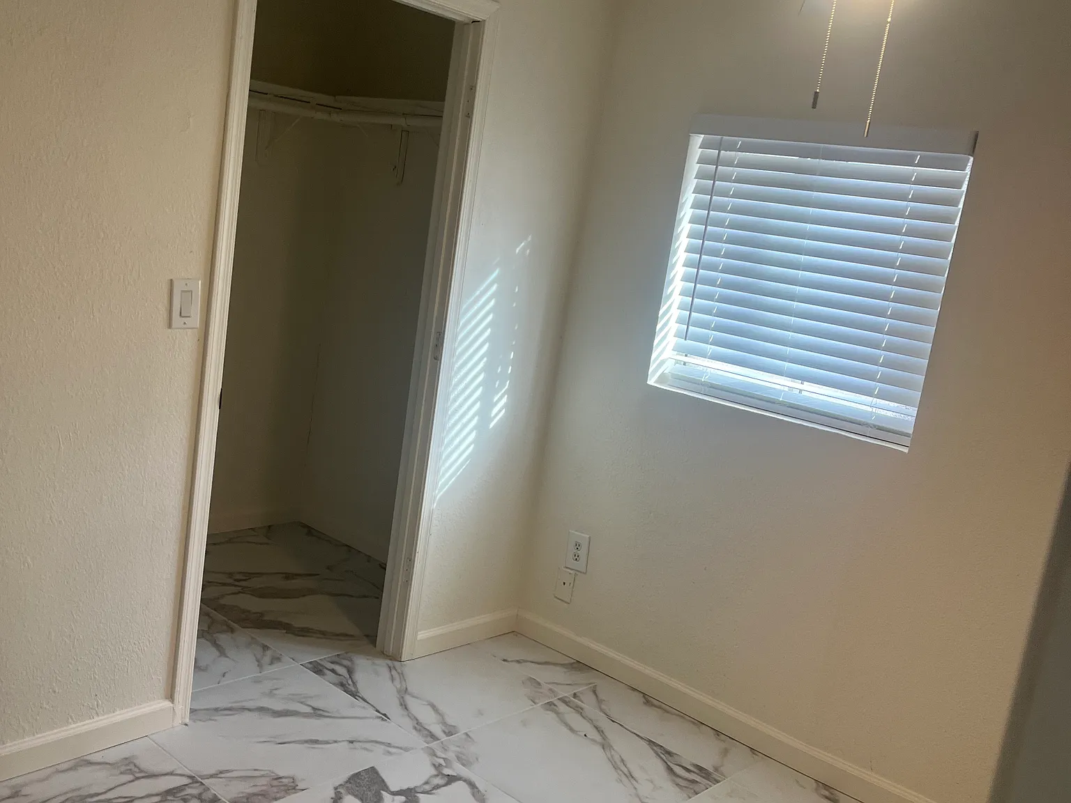 2 bed, 950 sqft, $1,300 — Photo 1