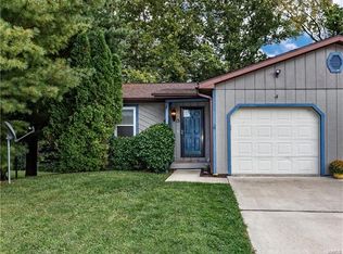 13 Cougar Dr APT A, Glen Carbon, IL 62034