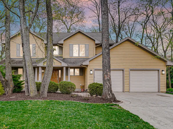 1607 S Willow Bend Dr, La Porte, IN 46350