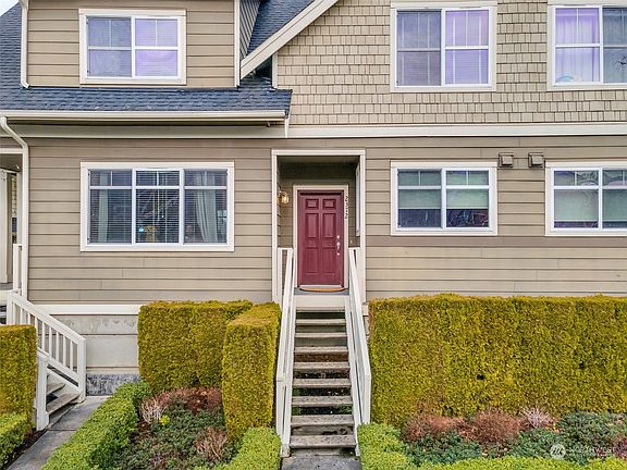 2nd image of 2372 Park Drive NE