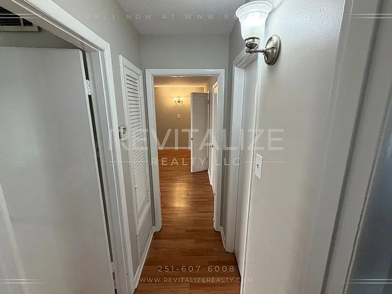 1504 Dauphin St #6 — Photo 8