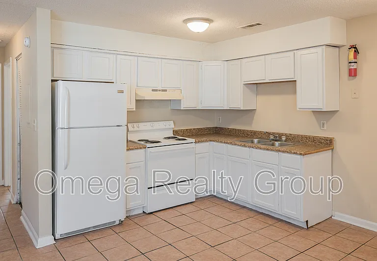 The Cove Apartments — Photo 22
