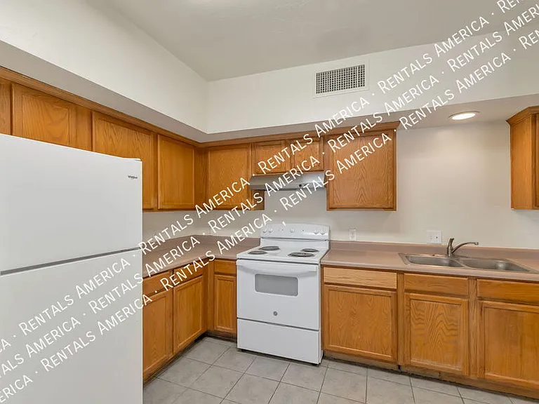 7051 S 6th Ave #1 — Photo 7