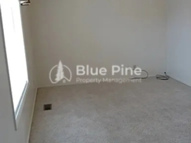 635 S 5 W — Photo 13