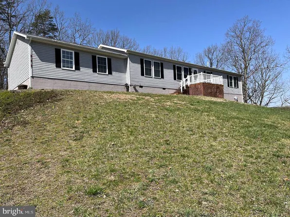 516 W Evergreen Dr, Fort Ashby, WV 26719