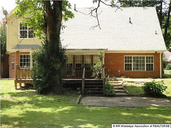 3rd image of 2550 Thousand Oaks Dr