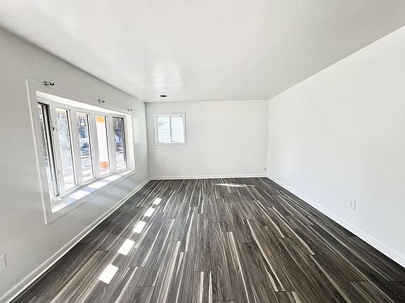 4th image of 1308 Birchwood Dr