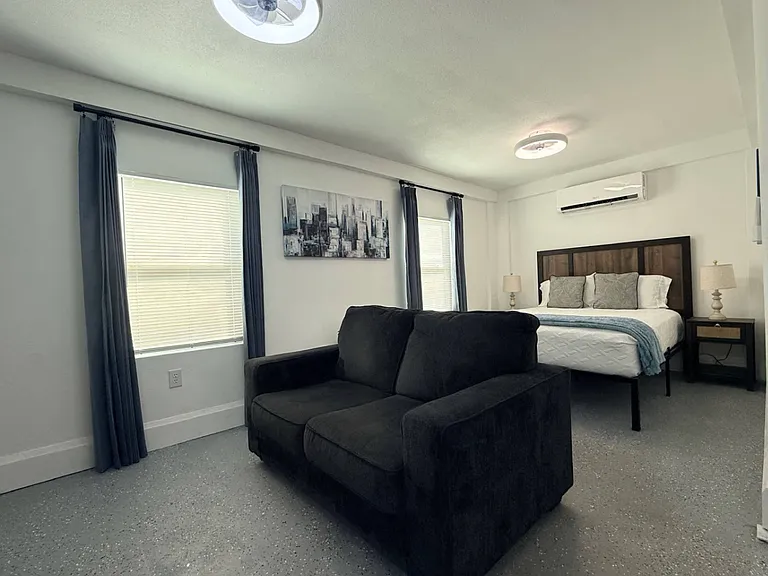 2131 1/2 King Ave #C — Photo 1