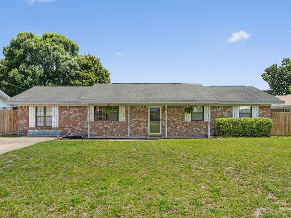 5 Lakeview Dr, Mary Esther, FL 32569