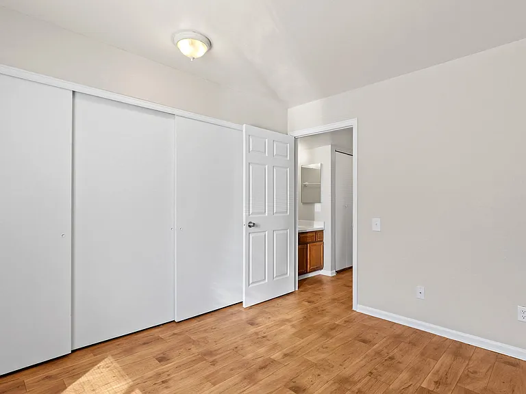 2101 Franklin — Photo 11