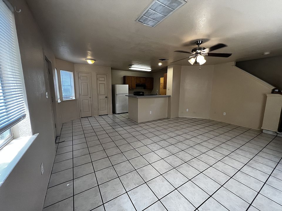 1st image of 828 Sagewood Trl