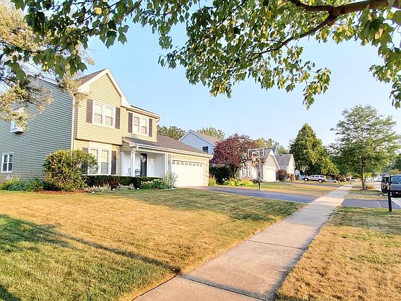 4th image of 1038 Holly Cir