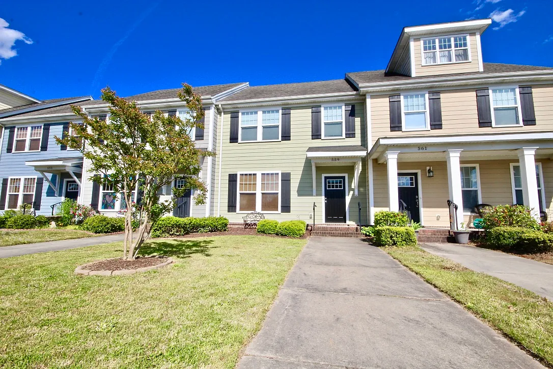 559 Mill Creek Pkwy - - — Photo 2