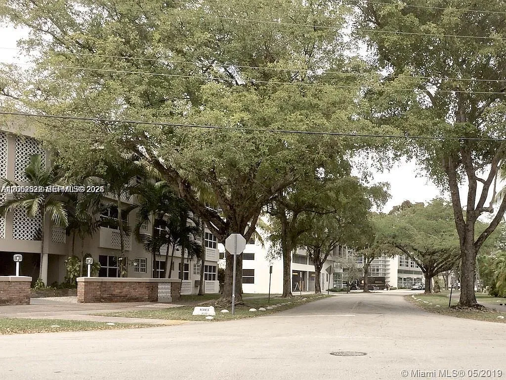 Santona Condo — Photo 2