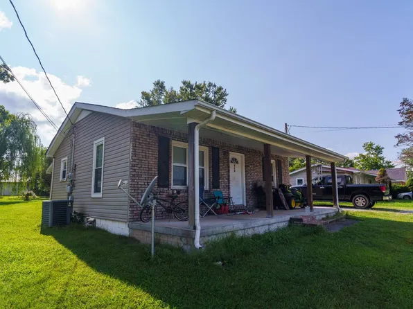 810 College St, Livingston, TN 38570