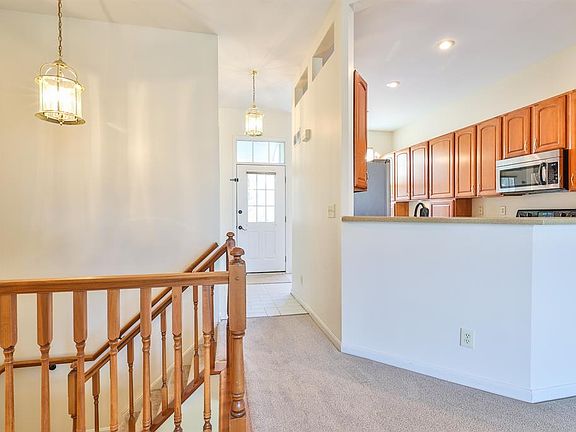 2nd image of 968 Oakmont Ct