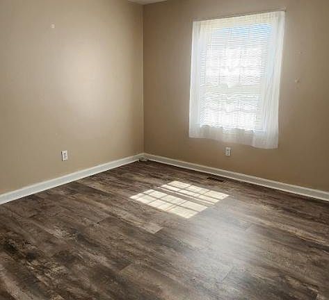 2nd image of 3298 Yarmouth Dr