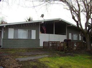 107 N 3rd St APT 3, Talent, OR 97540