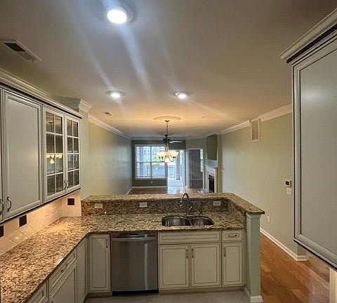 3rd image of 18730 Nautical Dr APT 102