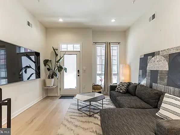 2013 Abigail St, Philadelphia, PA 19125