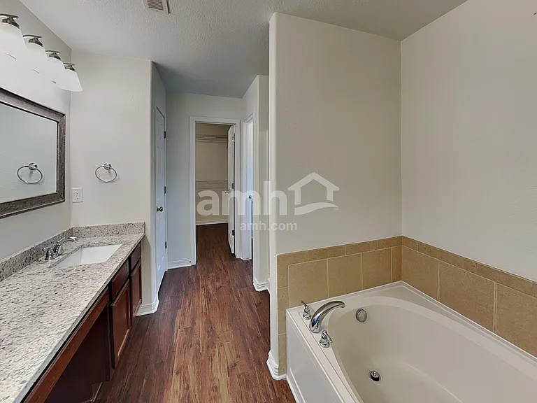 5778 Badenoch Ter — Photo 11