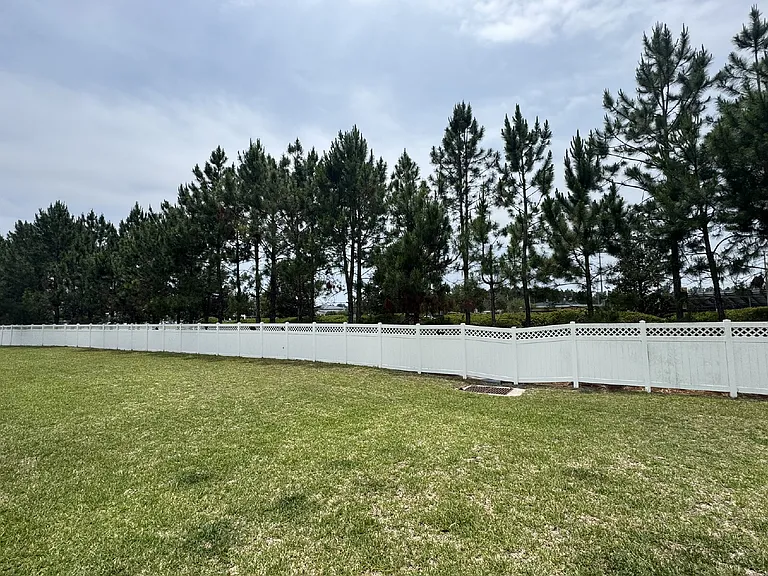 670 Grover Ln — Photo 6