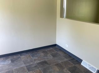 3335 Roesner Dr, Markham, IL 60428